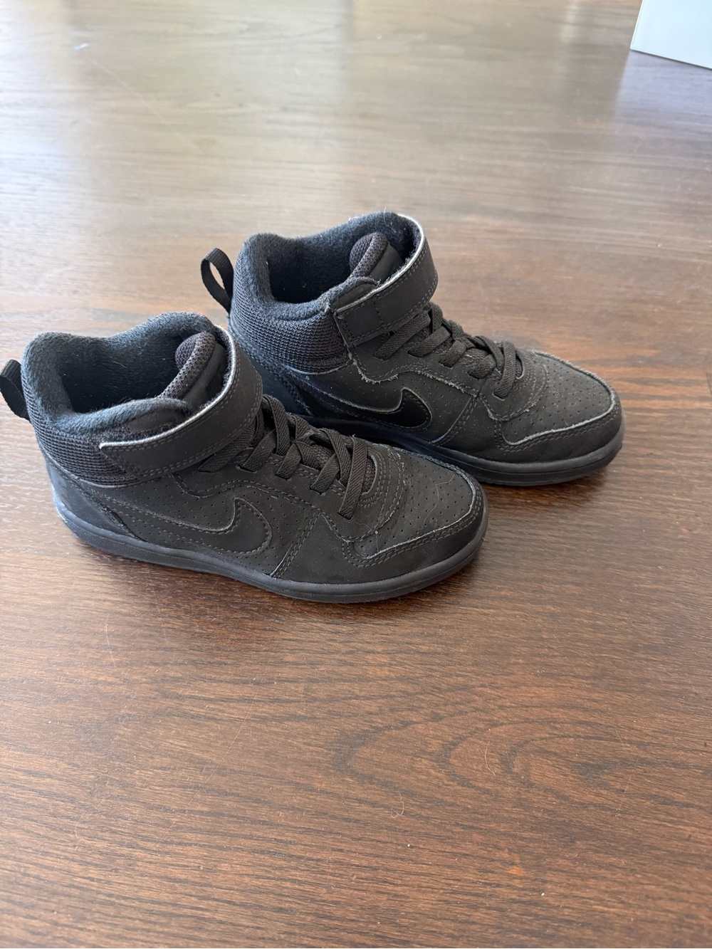 Nike Court Borough Mid 2 Sneaker